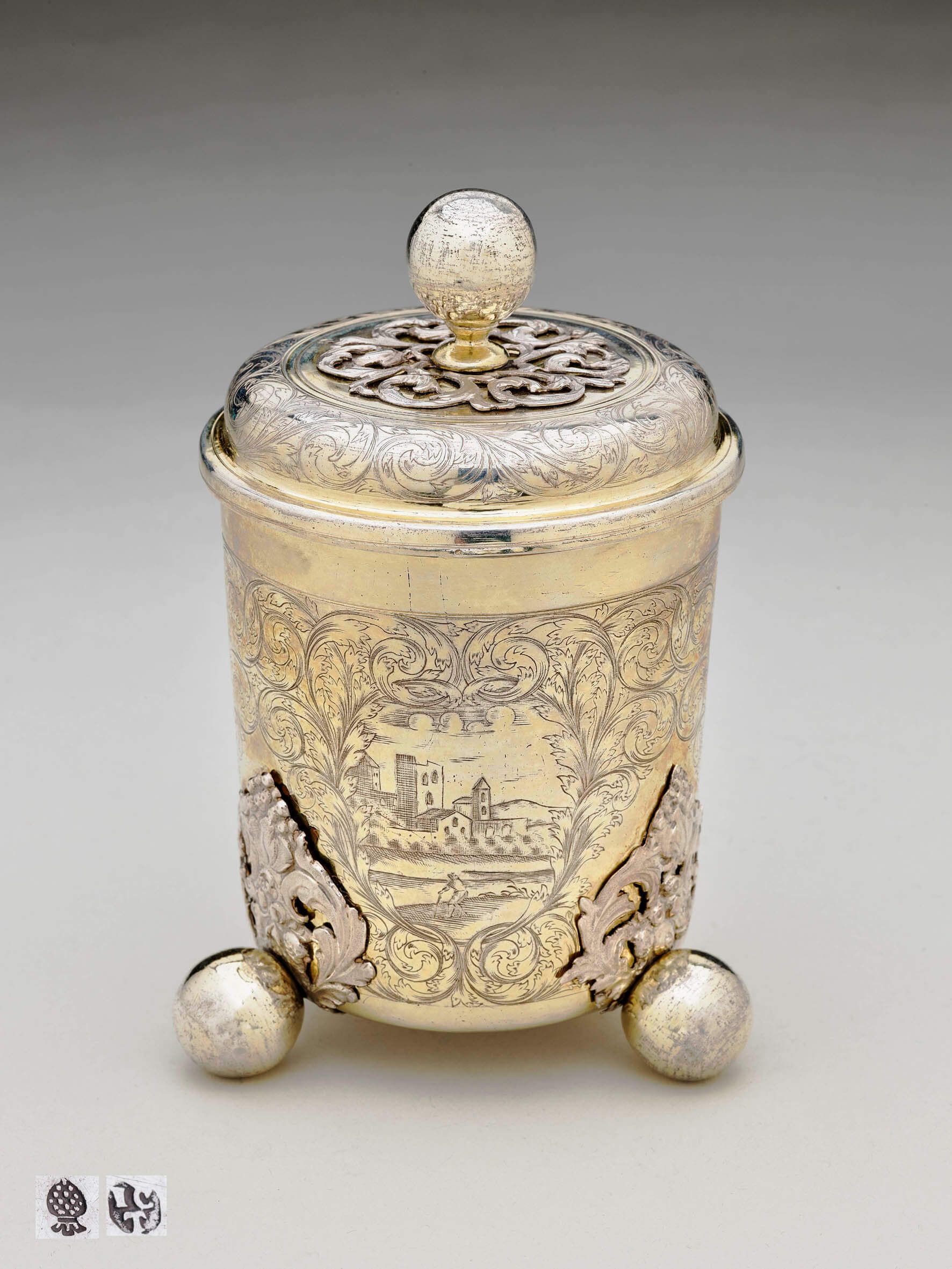 Beaker with cover, silver gilt 17th century